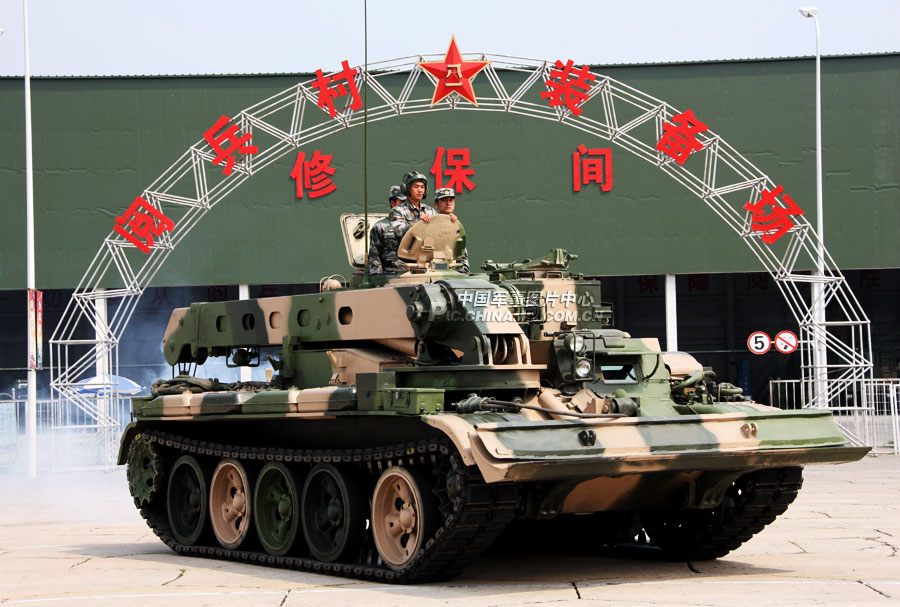 "功臣号"牵引车三次保障阅兵实现数字化