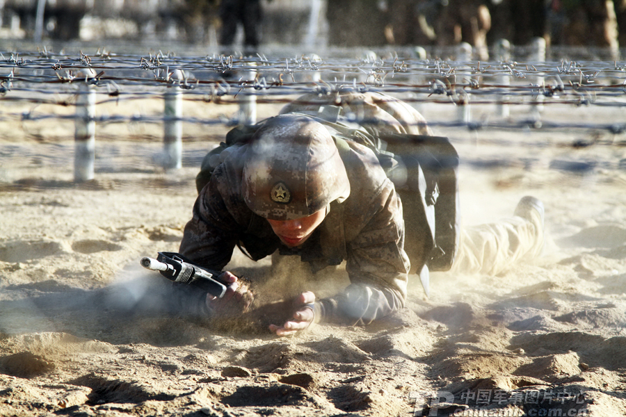 兰州军区某钢铁团新兵迎接入伍训练剪影