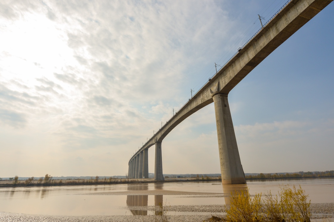 内蒙古托克托县:黄河两岸秋色美