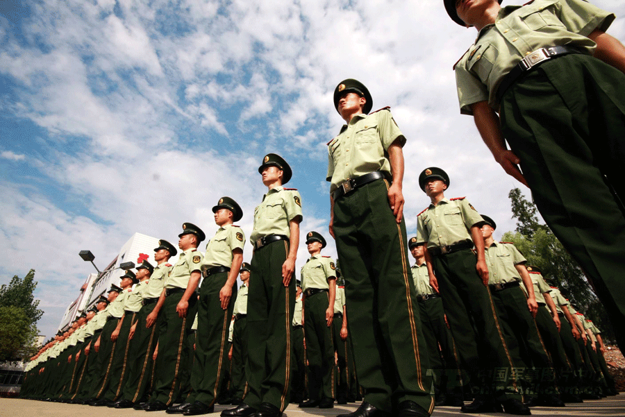 军营文化 >>正文 "我是中国人民解放军军人……时刻准备战斗,绝不叛离