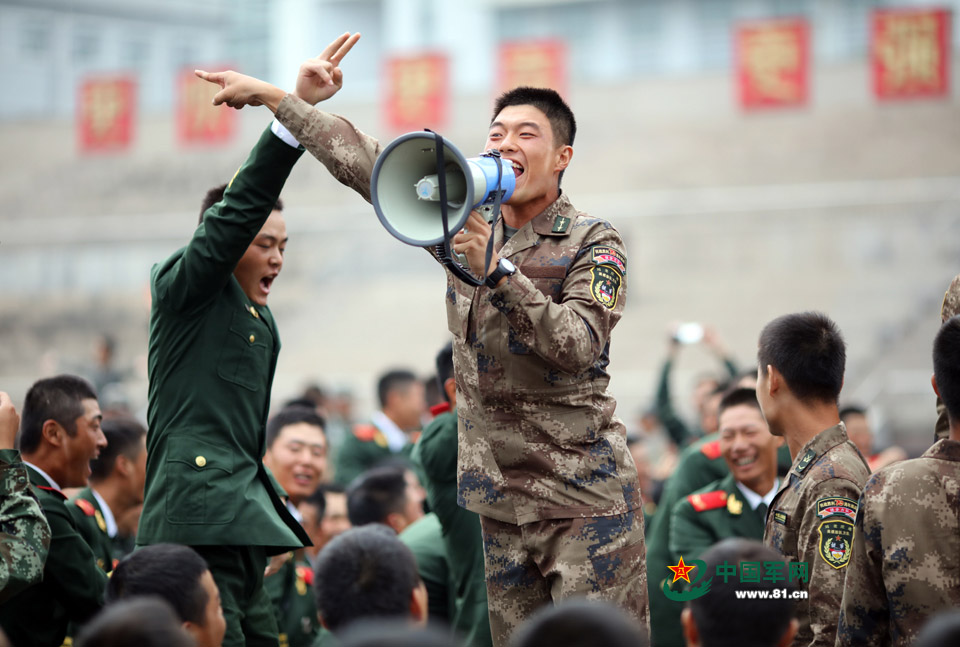 阅兵训练基地的"拉歌战"