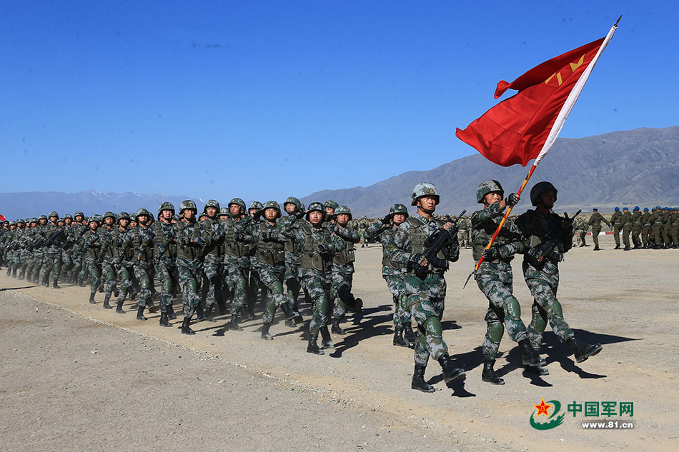 2016军旅影像:陆军华丽转身 销云弹雨战沙场